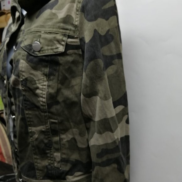 New Ladies Camoflouge Denim short jacket size Med - Picture 3 of 7